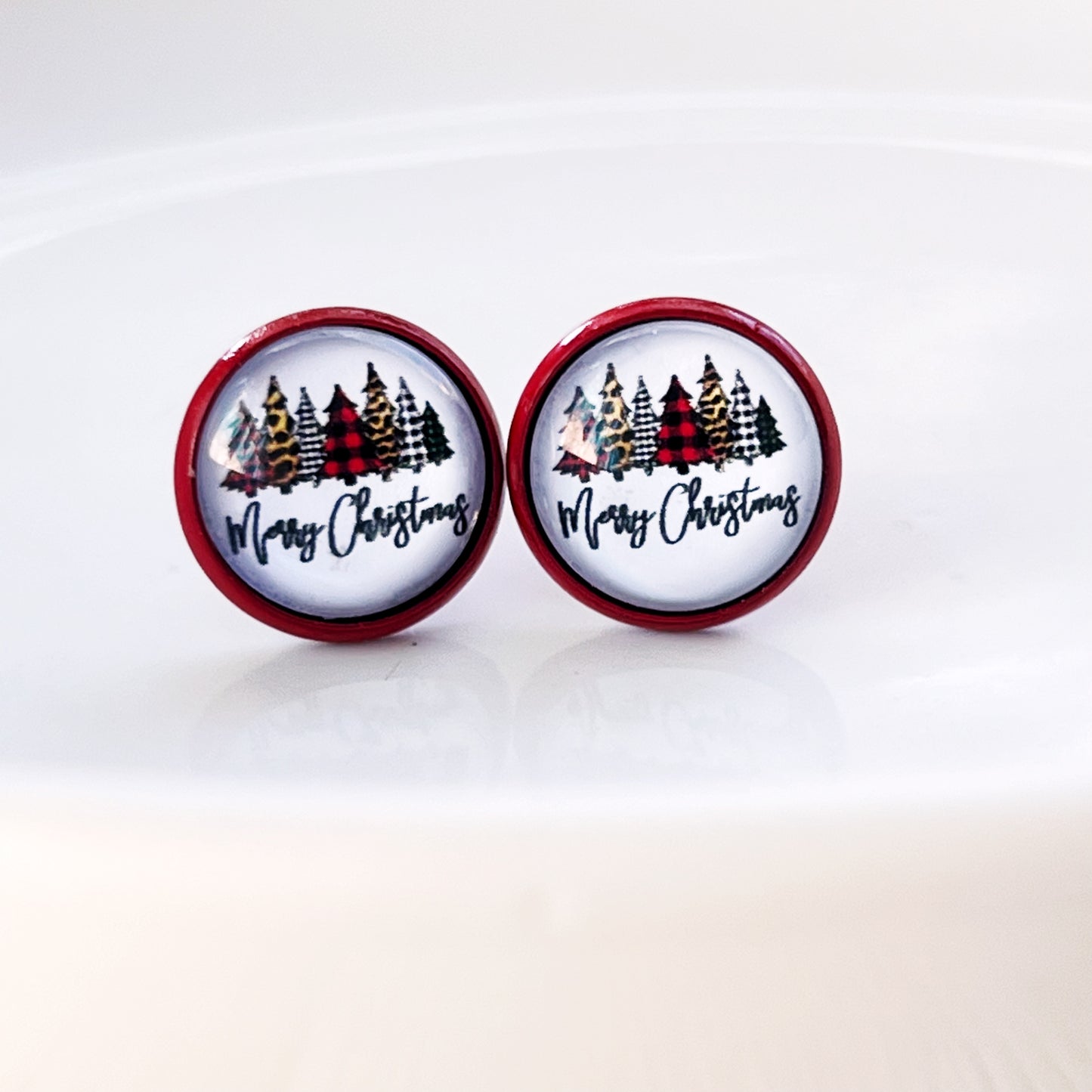 Red Stud Earrings with Christmas Trees: Spread Holiday Cheer with 'Merry Christmas' Design