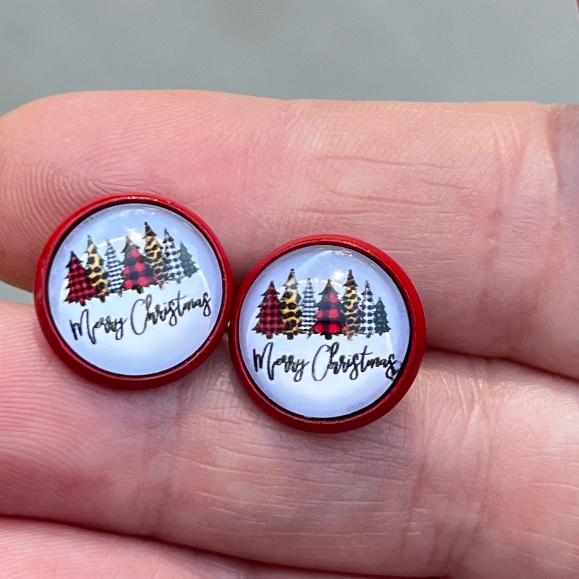 Red Stud Earrings with Christmas Trees: Spread Holiday Cheer with 'Merry Christmas' Design