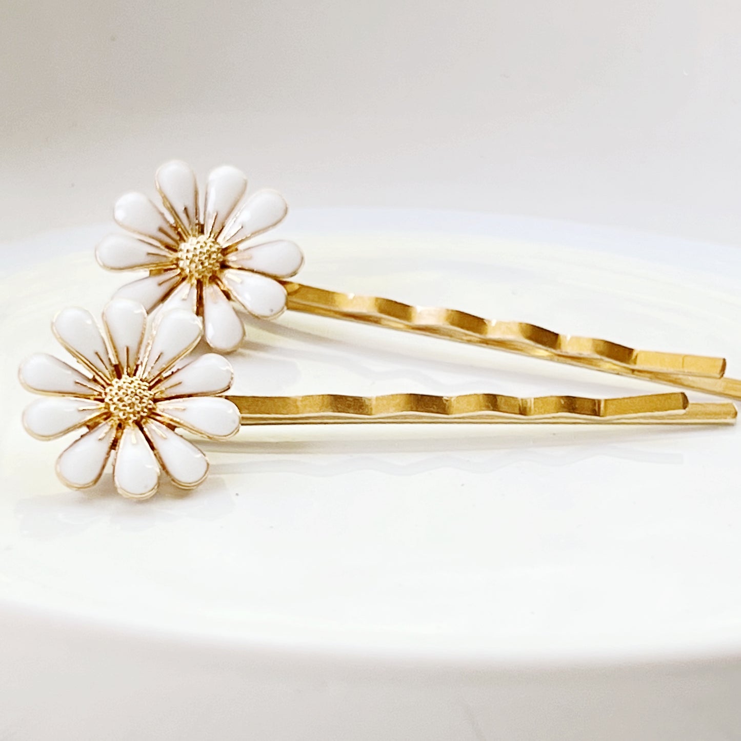 White Flower Decorative Hair Pins