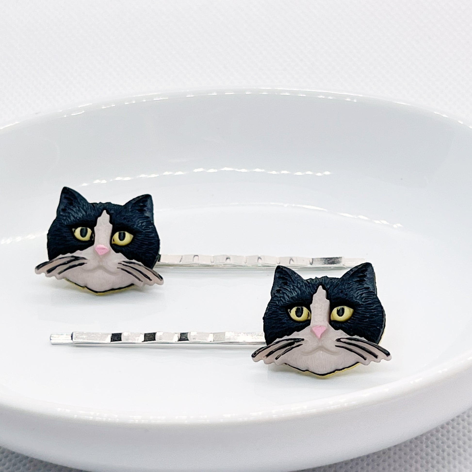 Black & Tan Cat Bobby Pins - Adorable Feline-Inspired Hair Accessories