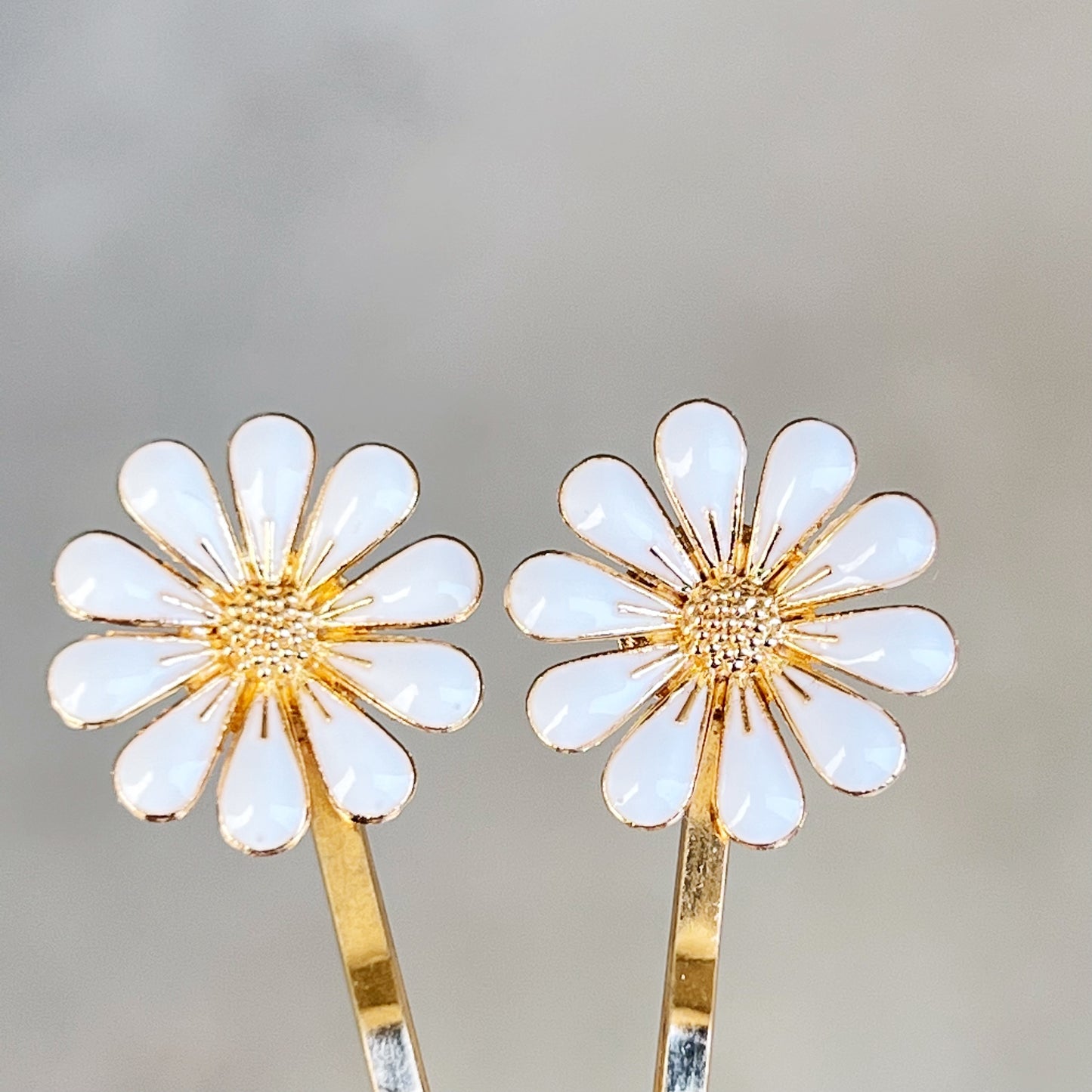 White Flower Decorative Hair Pins