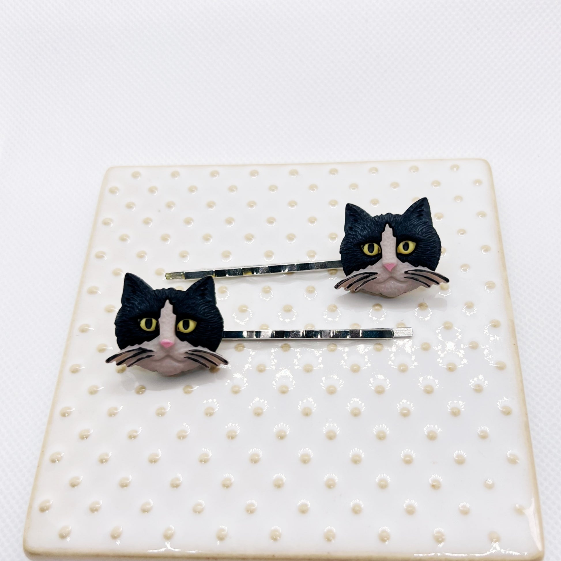 Black & Tan Cat Bobby Pins - Adorable Feline-Inspired Hair Accessories