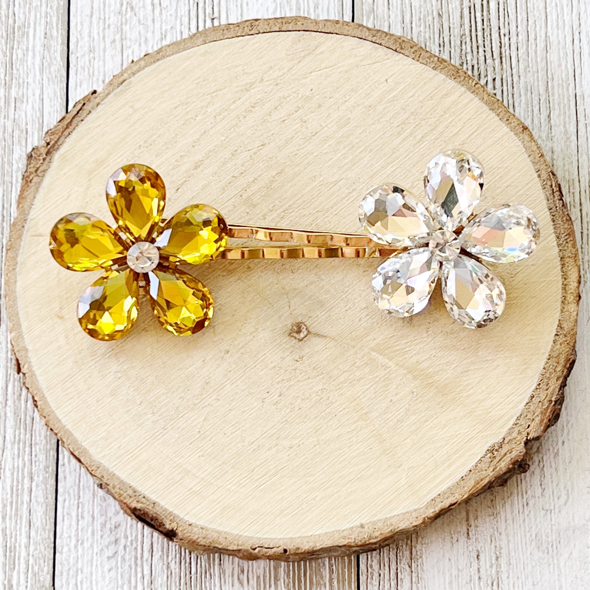 Yellow & Clear Rhinestone Flower Gold Bobby Pins: Stylish Accents for Glamorous Hairdos