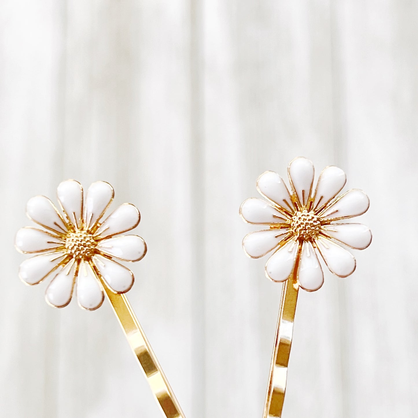 White Flower Decorative Hair Pins