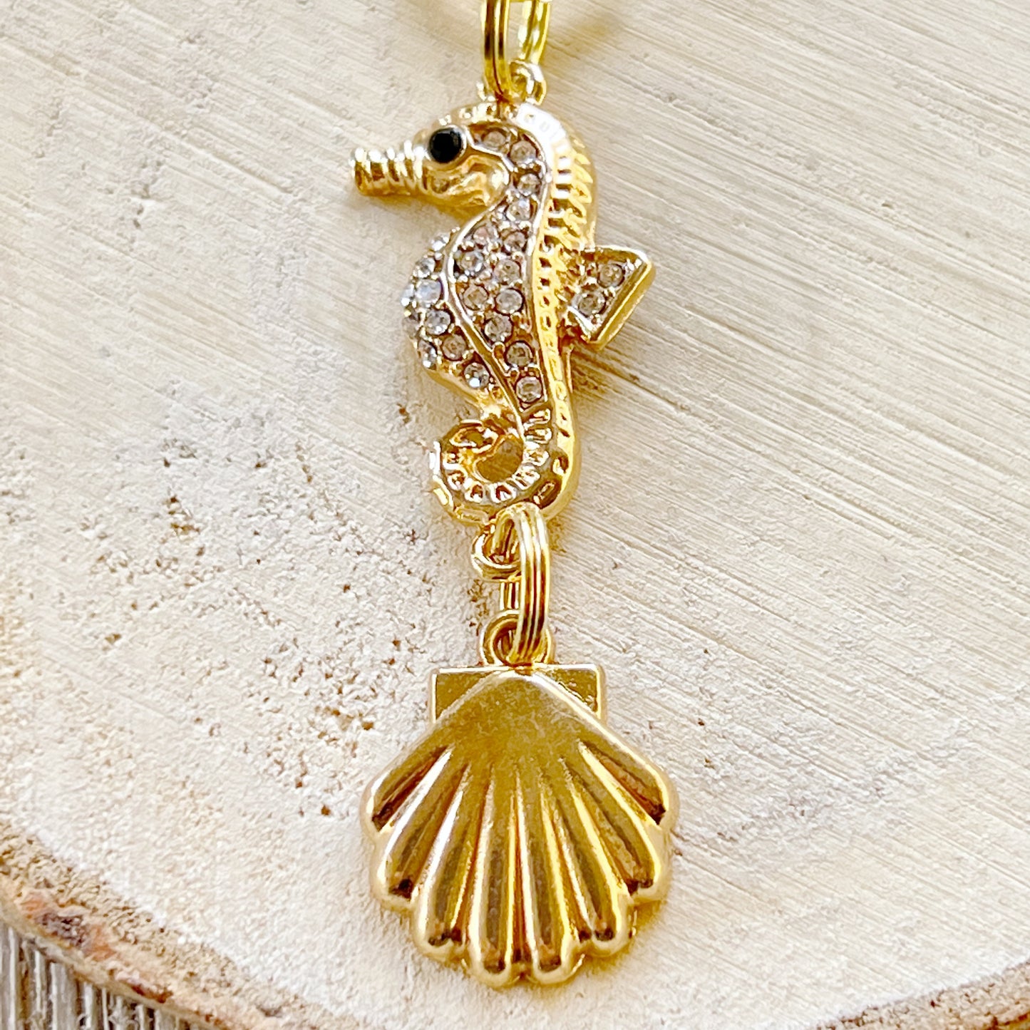 Seahorse Zipper Pull Keychain Purse Charm: Sparkling Rhinestones & Shells for Beachy Vibes