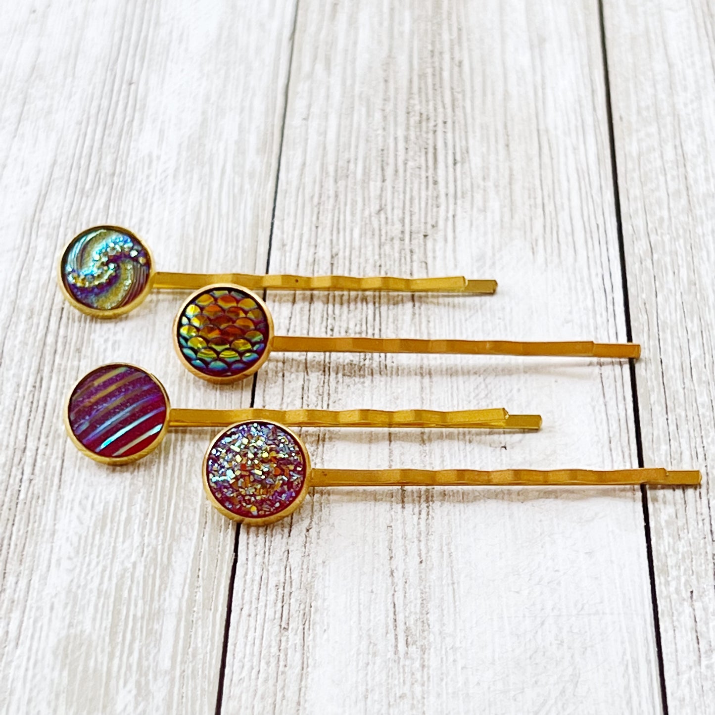 Set of 4 Gold Hair Pins: Textured Variety in Red Tones for Elegant Hairstyles