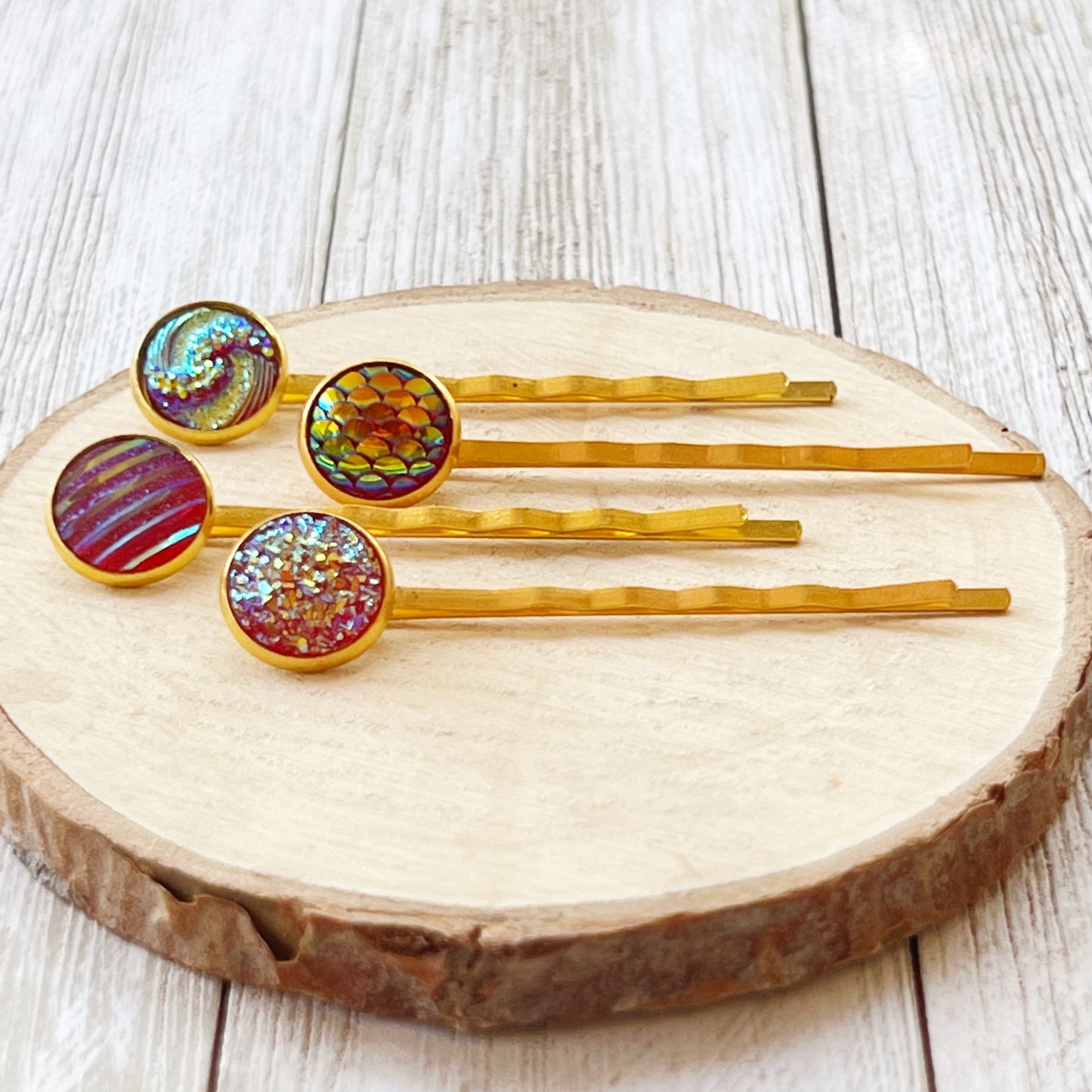 Set of 4 Gold Hair Pins: Textured Variety in Red Tones for Elegant Hairstyles