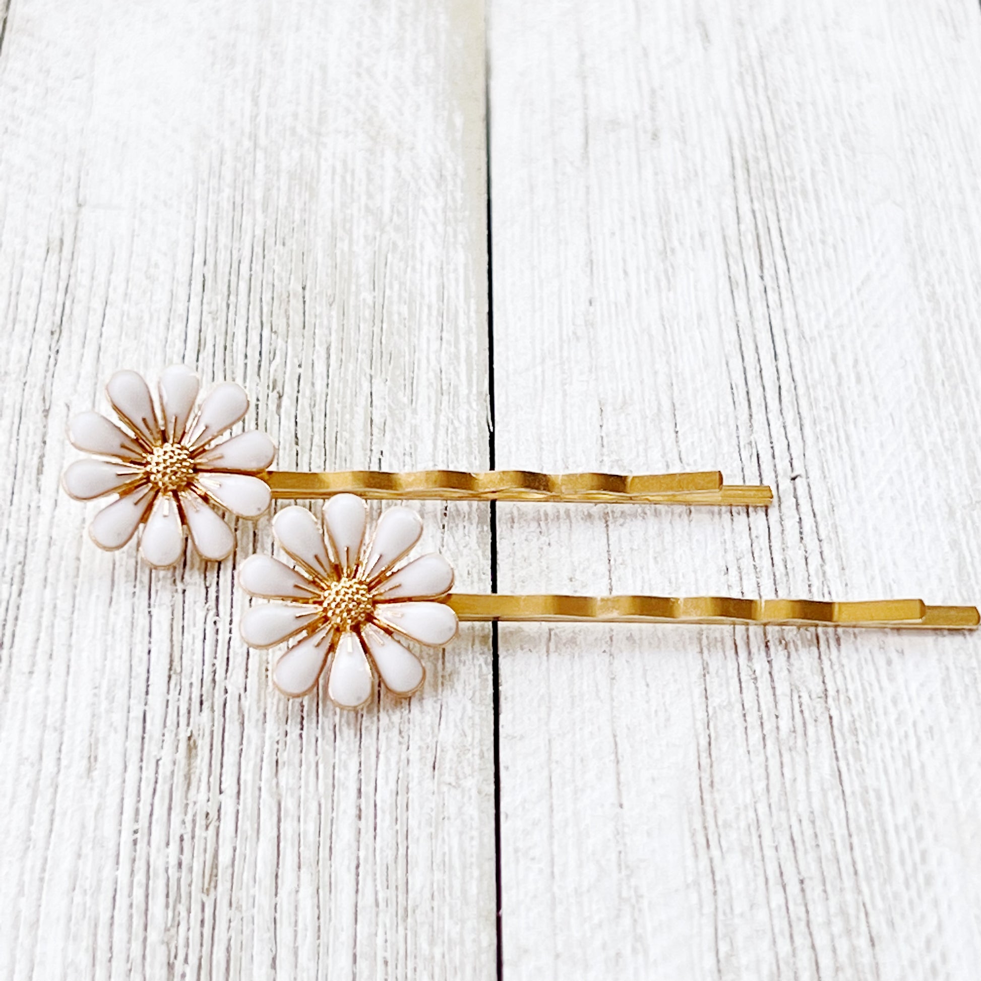 White Flower Decorative Hair Pins