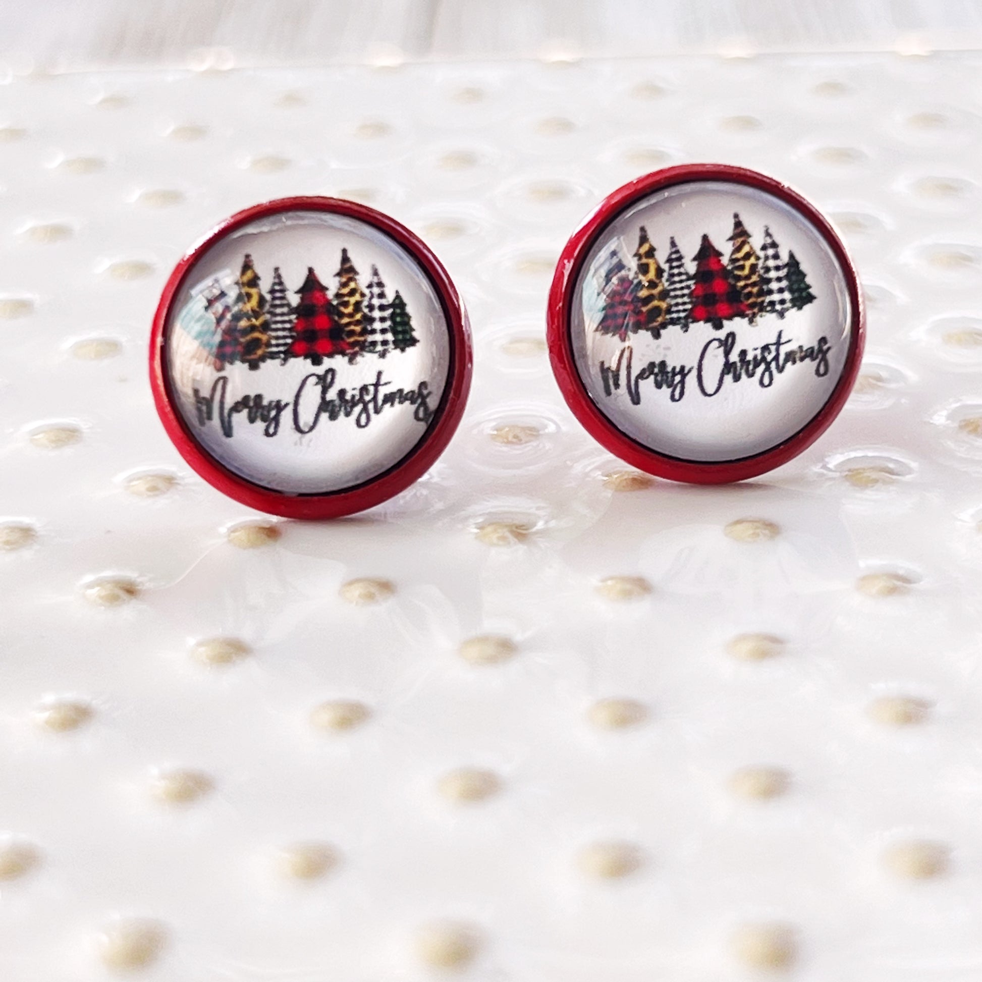 Red Stud Earrings with Christmas Trees: Spread Holiday Cheer with 'Merry Christmas' Design