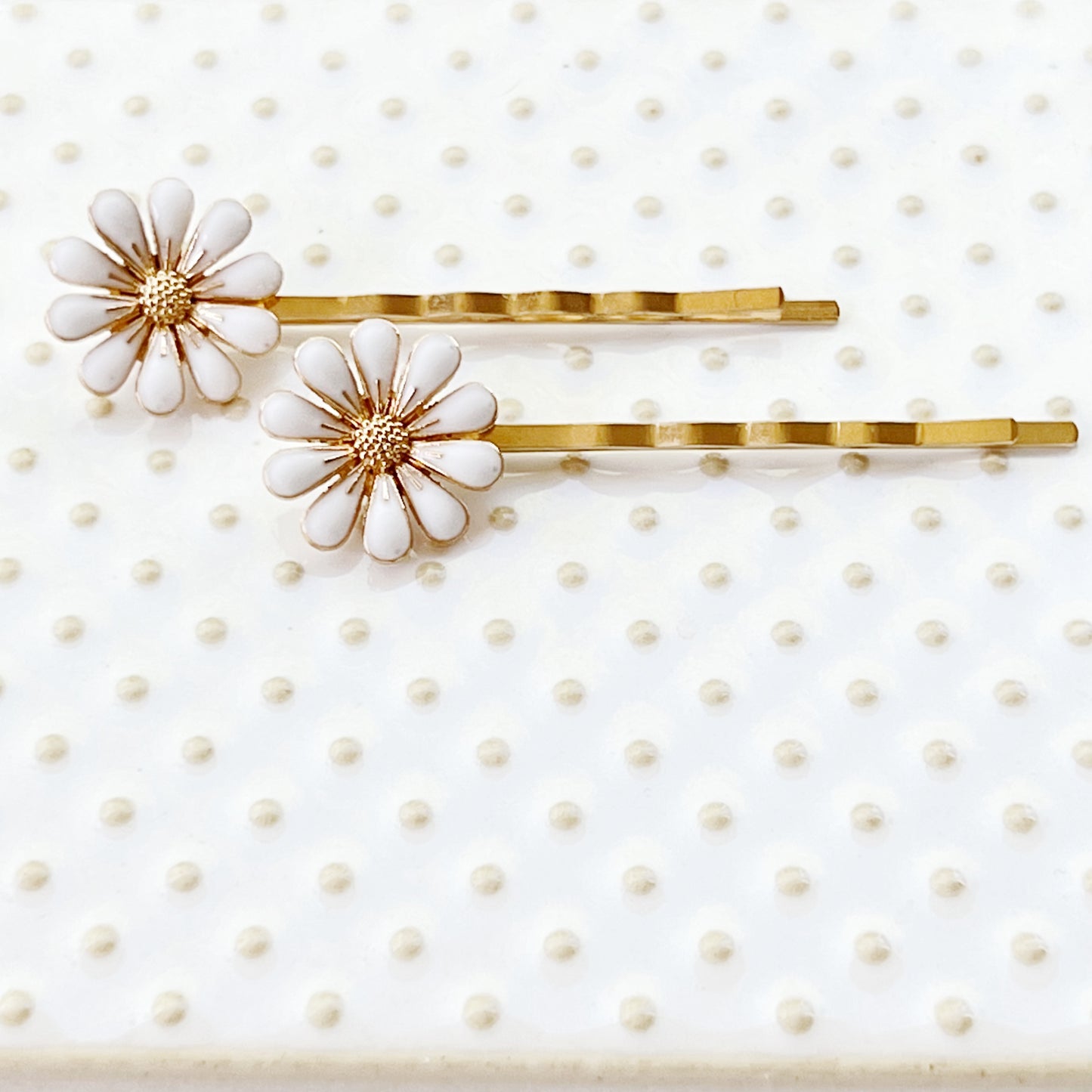 White Flower Decorative Hair Pins