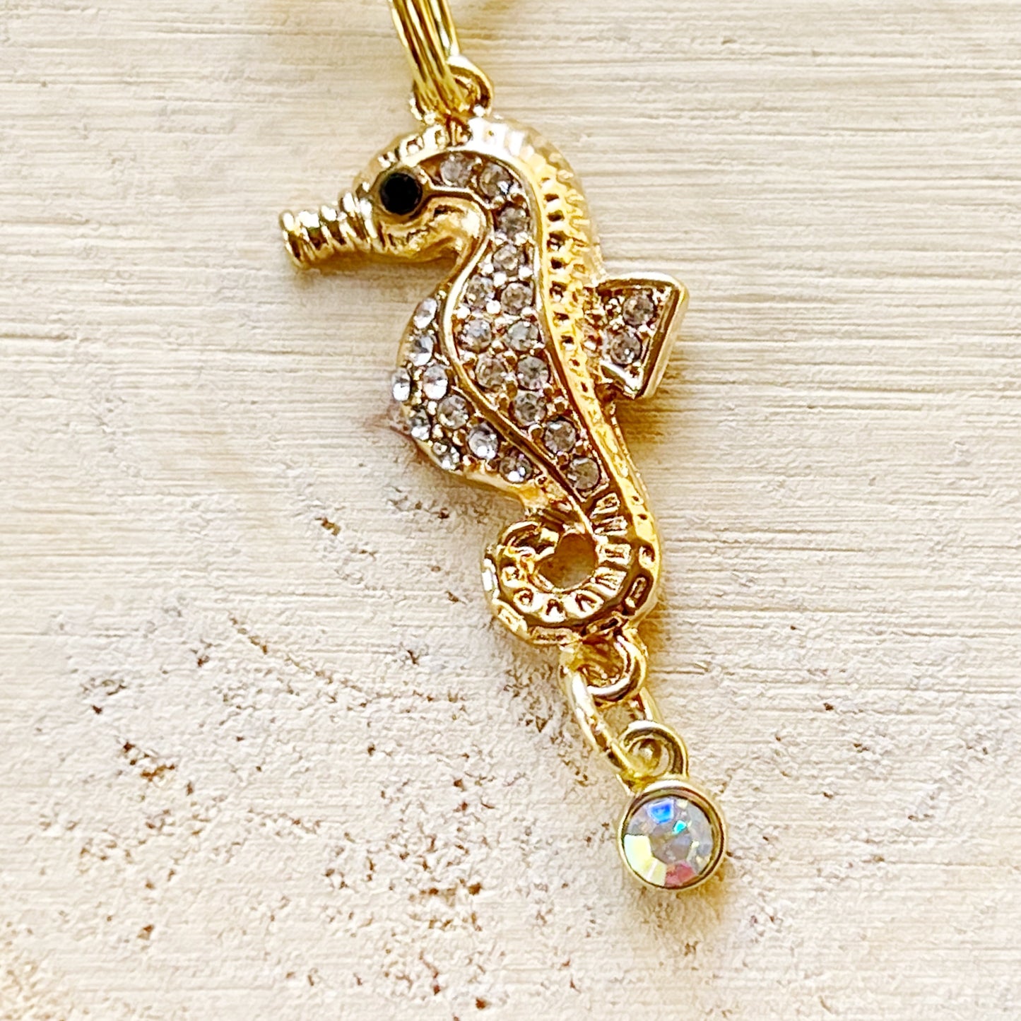 Seahorse Zipper Pull Keychain Purse Charm: Sparkling Rhinestones for Beachy Vibes