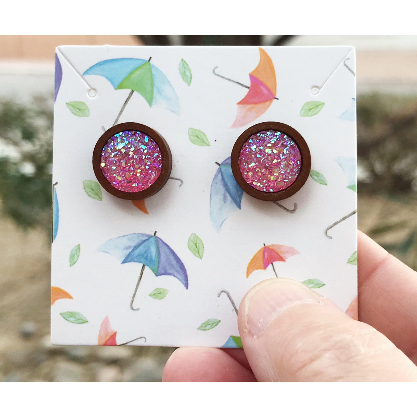 Pink Glitter Druzy Wood Stud Earrings: Sparkling Accents for Boho Chic Looks