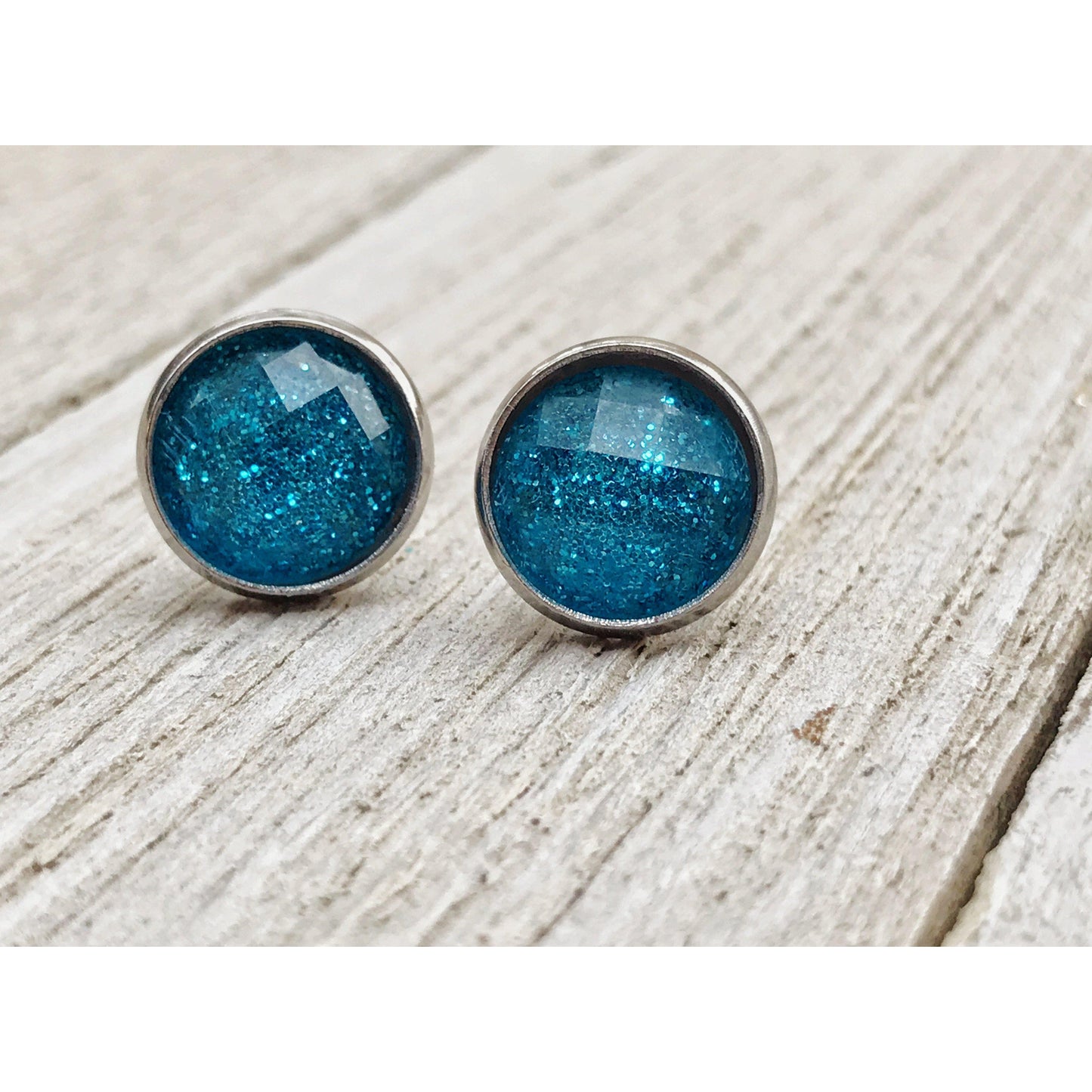 Sky Blue Glitter Acrylic 10mm Stud Earrings: Sparkling Modern Accessories