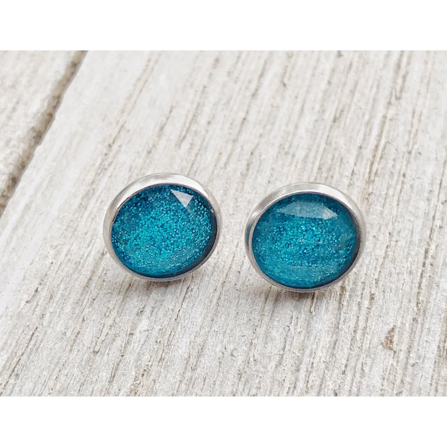 Sky Blue Glitter Acrylic 10mm Stud Earrings: Sparkling Modern Accessories