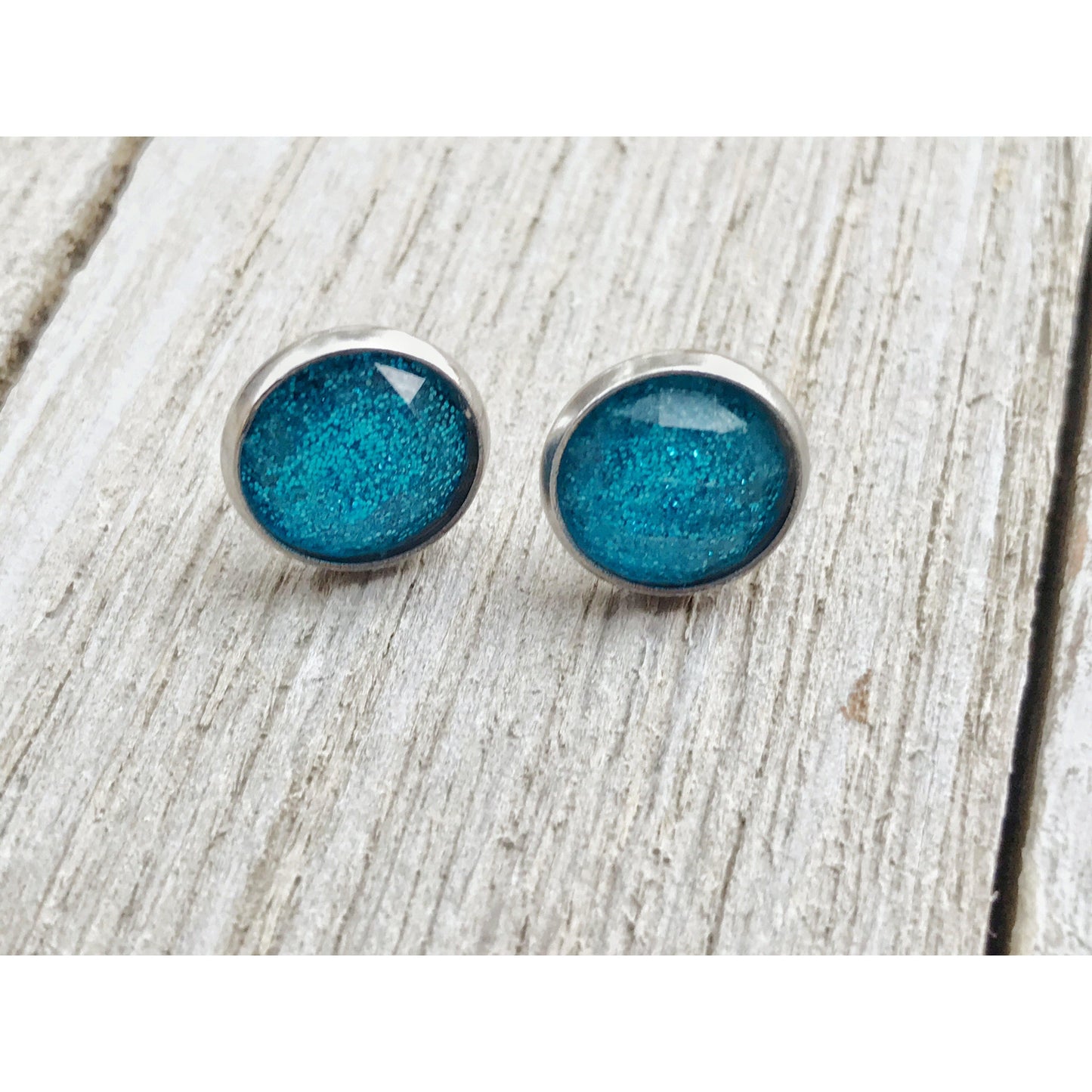 Sky Blue Glitter Acrylic 10mm Stud Earrings: Sparkling Modern Accessories