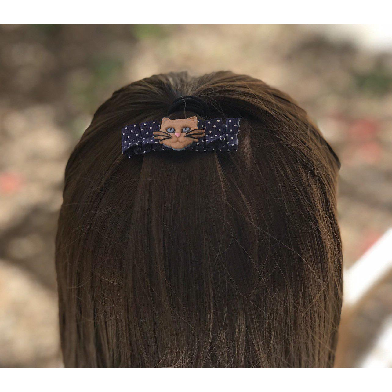 Tan Cat Blue Polka-Dot Hair Clip - Adorable Feline-Inspired Accessory