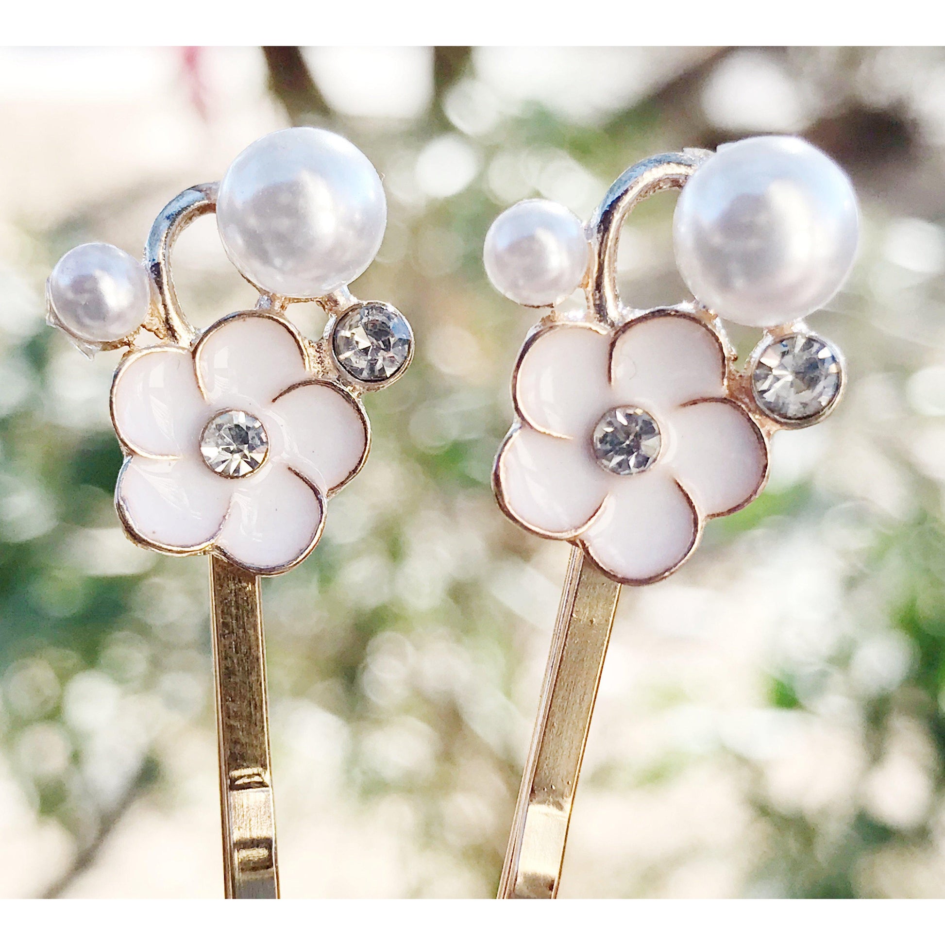 White Floral Pearl & Rhinestone Gold Hair Pins: Elegant Accents